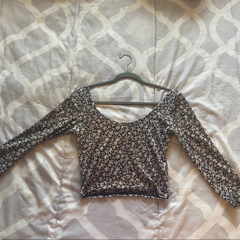 Hollister Floral Long Sleeve Crop Top